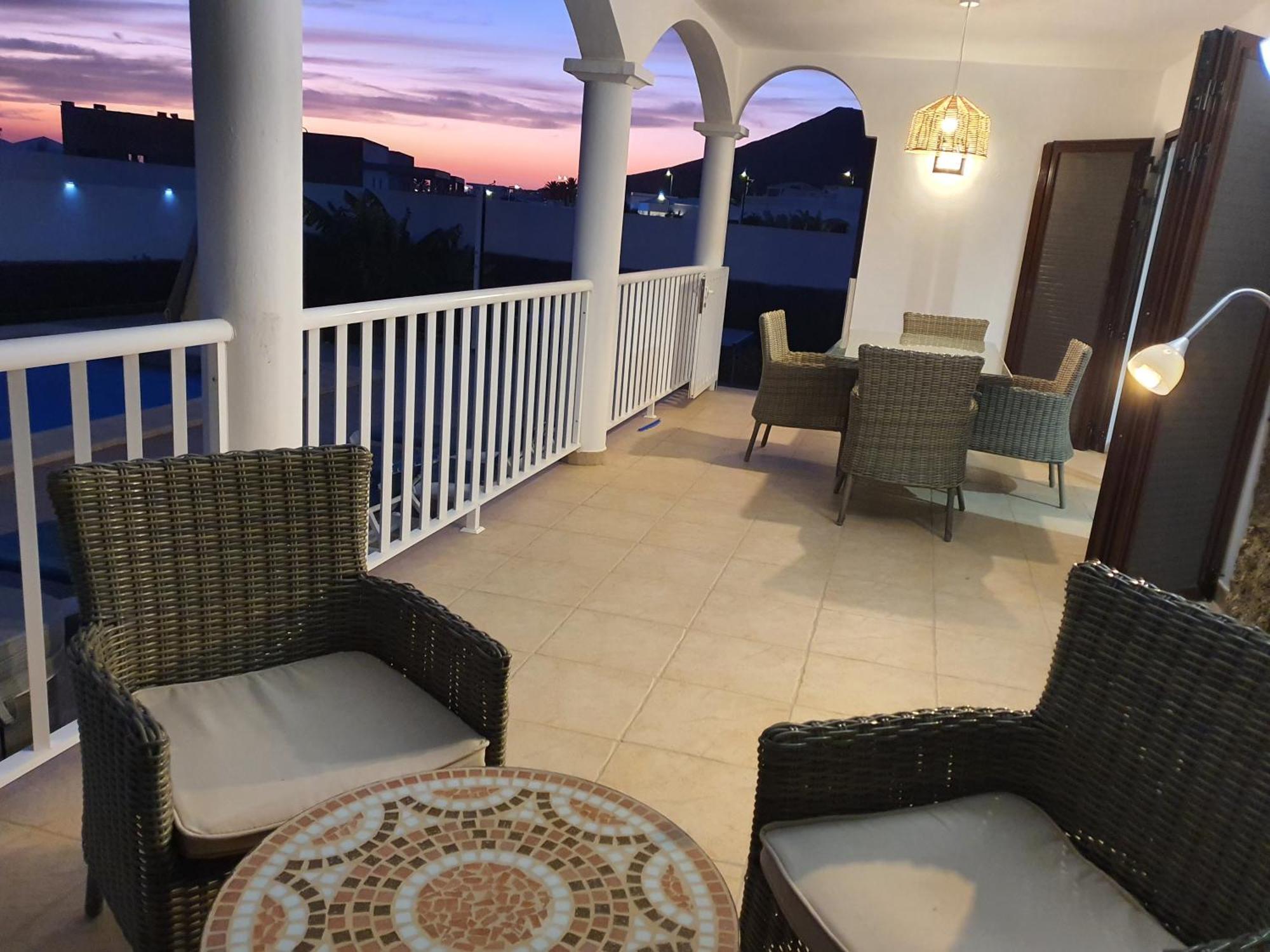 Alberto Private Heated Pool, Jacuzzi, Sea Views Playa Blanca (Lanzarote)