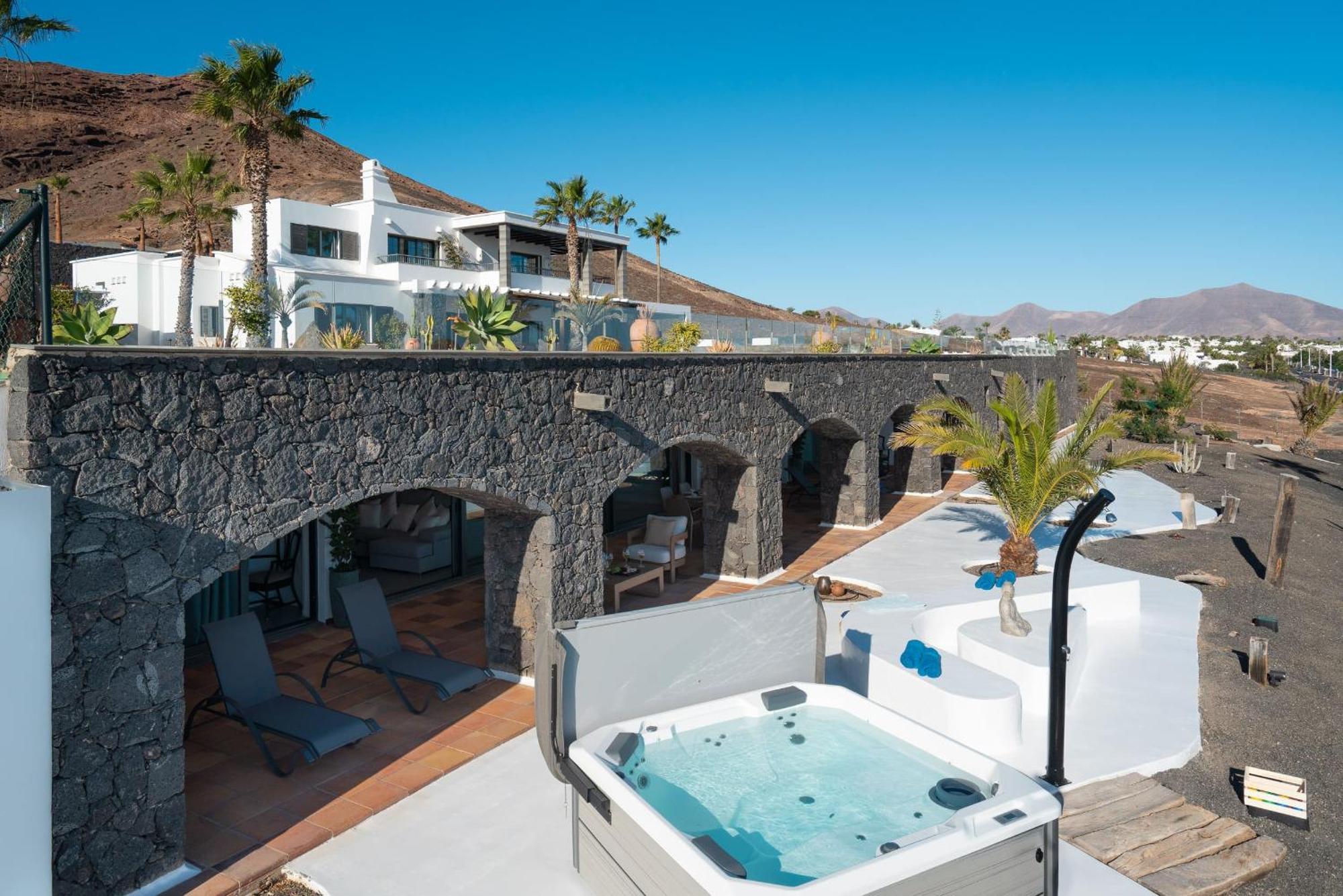 Villa Los Arcos, Piscina Privada Climatizada Y Jacuzzi Con Maravillosas Vistas Al Islote De Lobos *