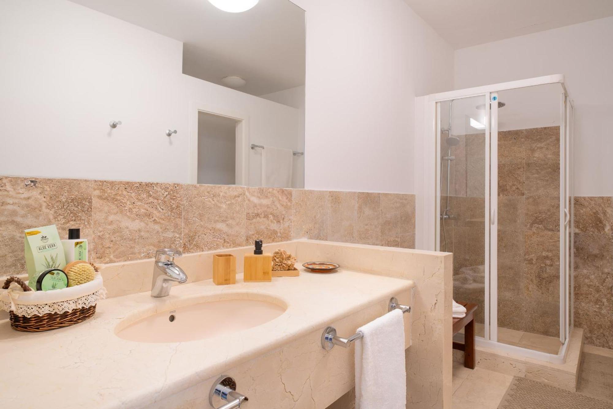 Villa Villa Los Arcos, Piscina Privada Climatizada Y Jacuzzi Con Maravillosas Vistas Al Islote De Lobos Playa Blanca (Lanzarote)