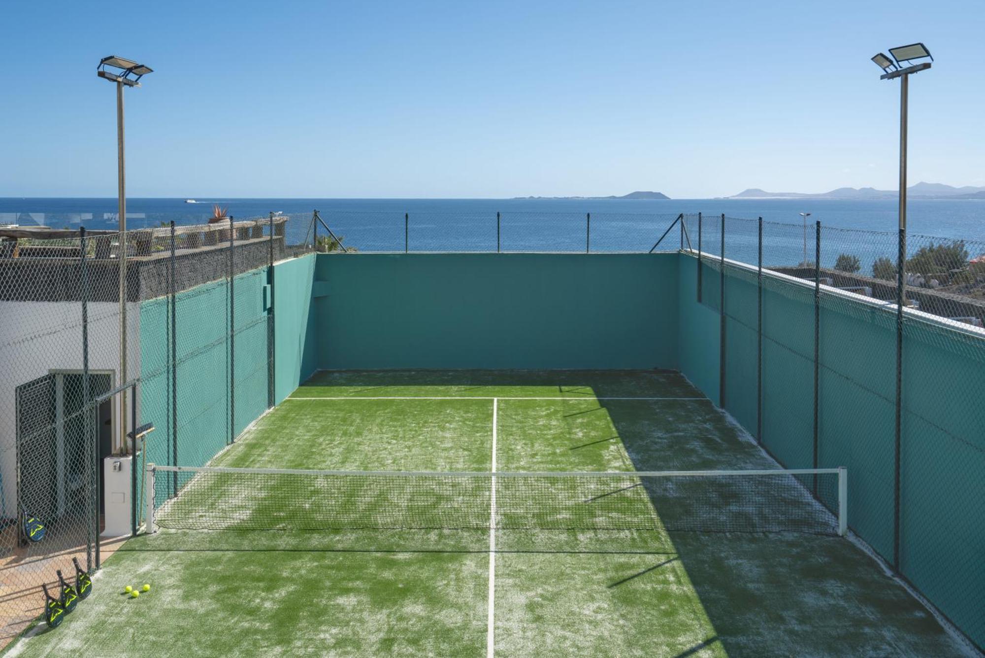 Villa Los Arcos, Piscina Privada Climatizada Y Jacuzzi Con Maravillosas Vistas Al Islote De Lobos Playa Blanca (Lanzarote)
