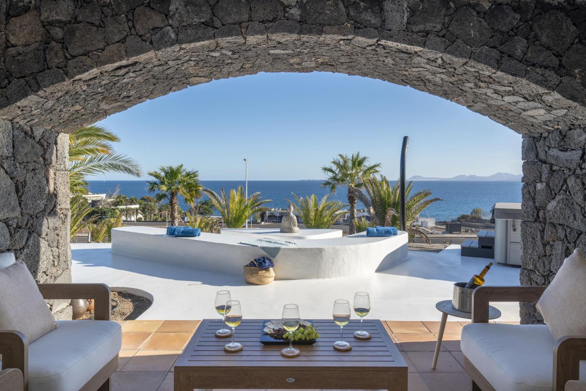 Villa Villa Los Arcos, Piscina Privada Climatizada Y Jacuzzi Con Maravillosas Vistas Al Islote De Lobos Playa Blanca (Lanzarote)