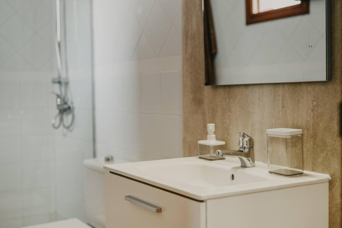 Agradable Y Familiar Con Piscina Casa Inima *