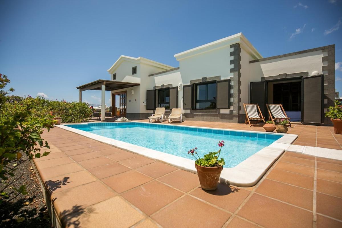 Eva Exclusive 3 Bed Sea View Pousada