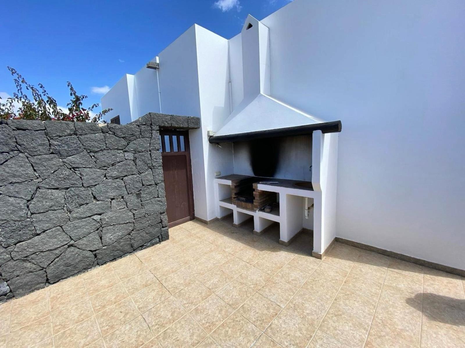 Villa Alberto Private Heated Pool, Jacuzzi, Sea Views Playa Blanca (Lanzarote)