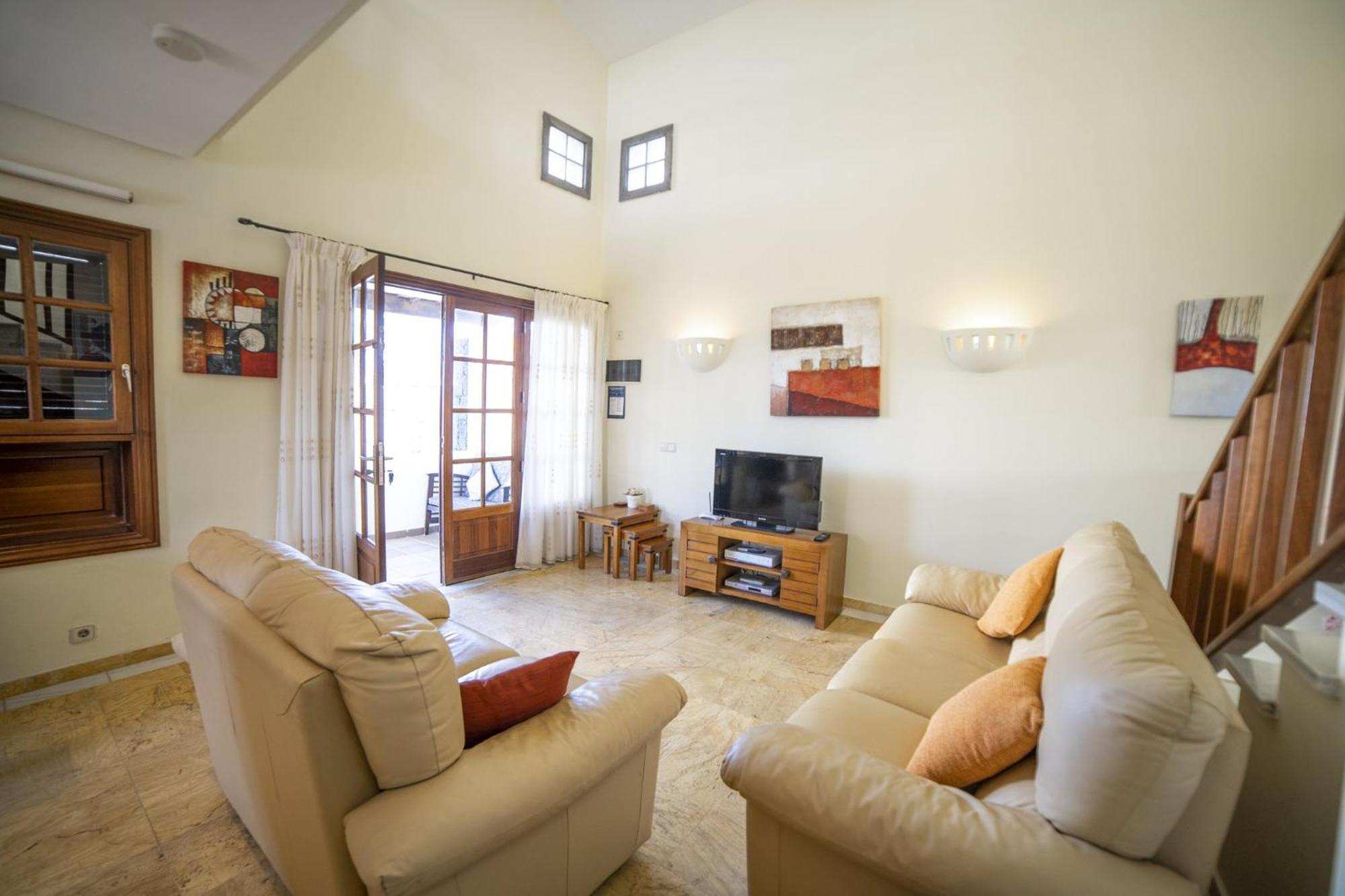Sensational 3 Bedrooms Myoga Spacious Sun Terrace Outdoor Pool And Bbq Montana Roja