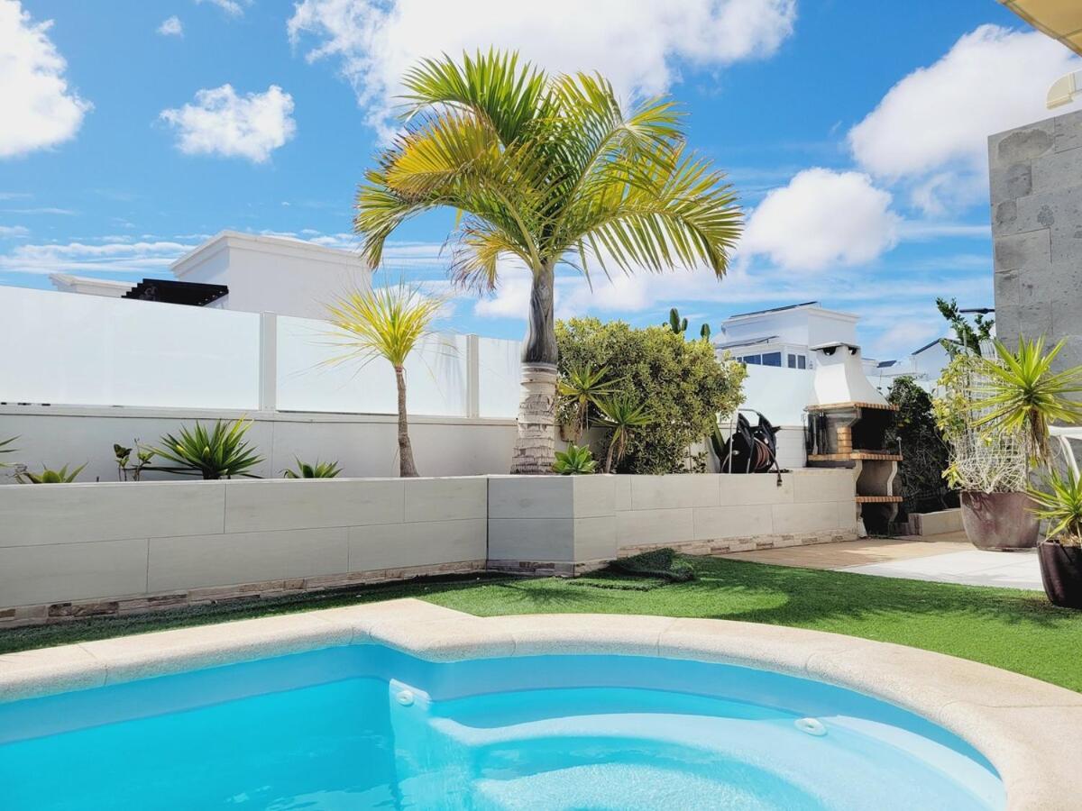 Villa With Heated Pool & Jacuzzi