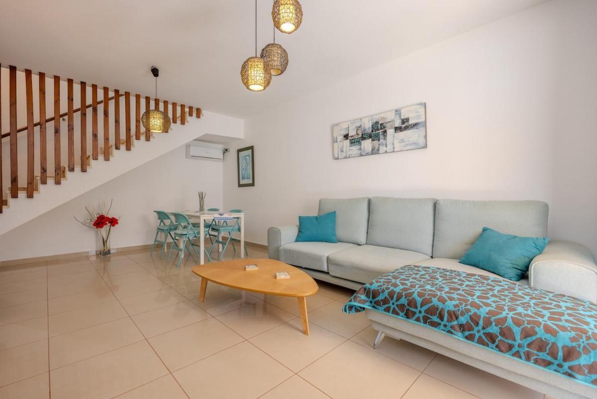 Villa With Heated Pool & Jacuzzi Playa Blanca (Lanzarote)