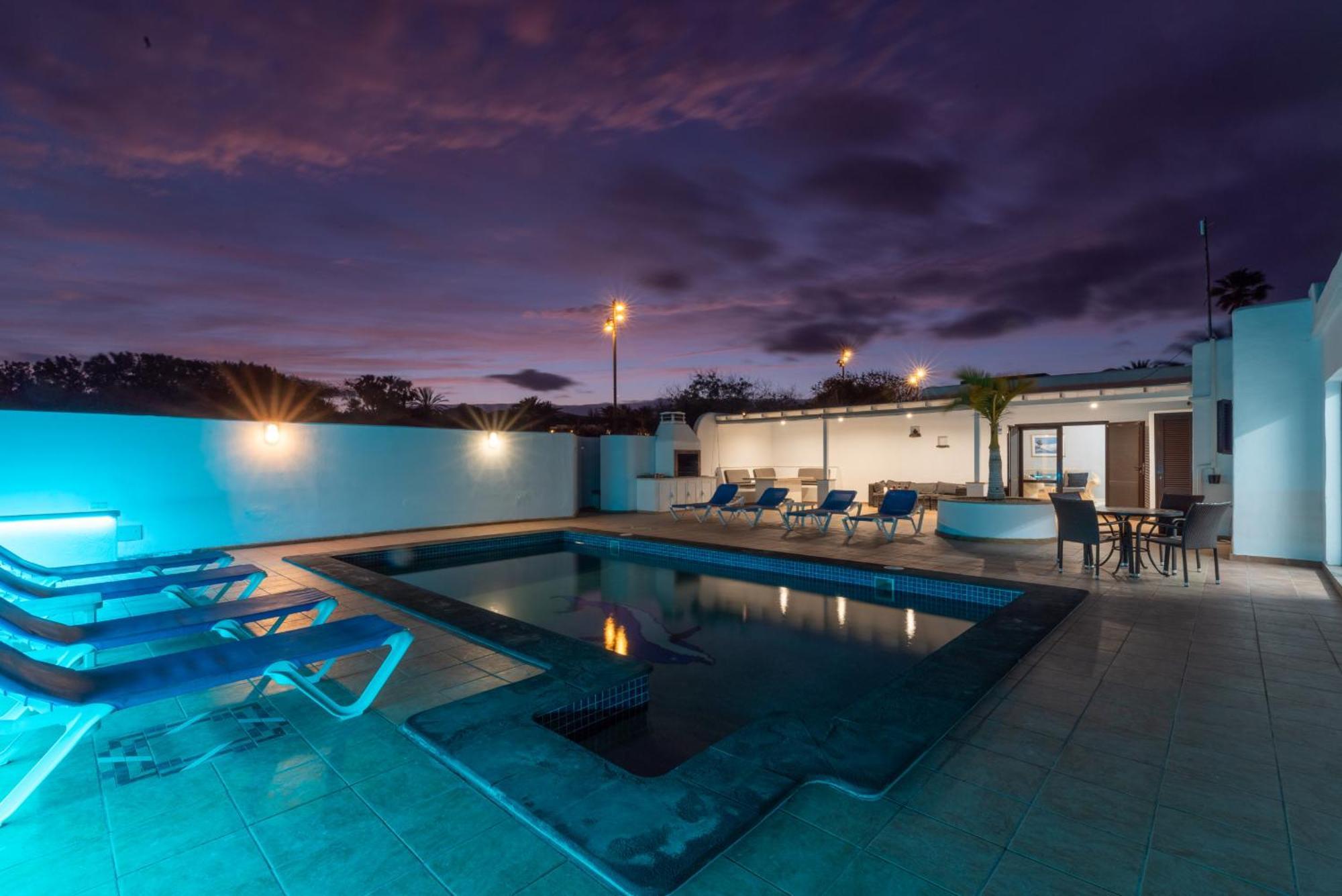 Michelle - Lh114 By Now Ltd Villa Playa Blanca (Lanzarote)