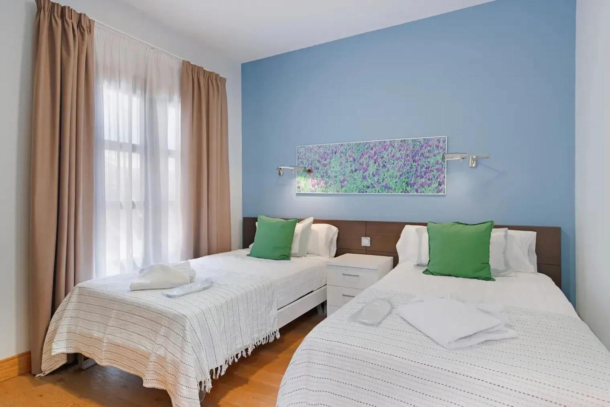 Villa Villa: Beachside Retreat With Pool & Wi-fi