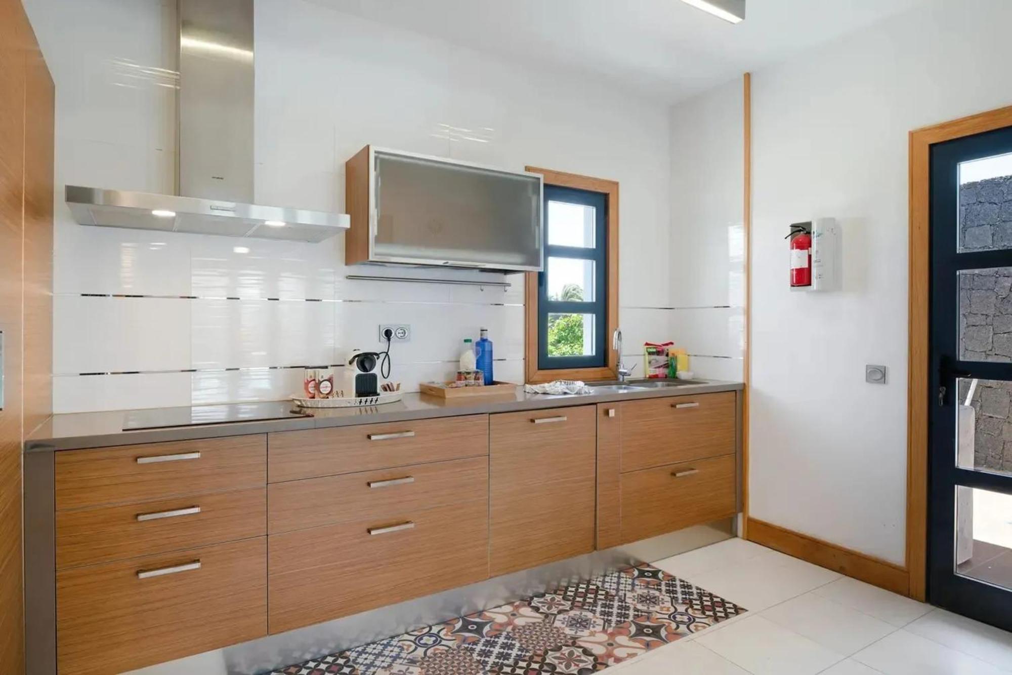 Villa: Beachside Retreat With Pool & Wi-fi Villa *