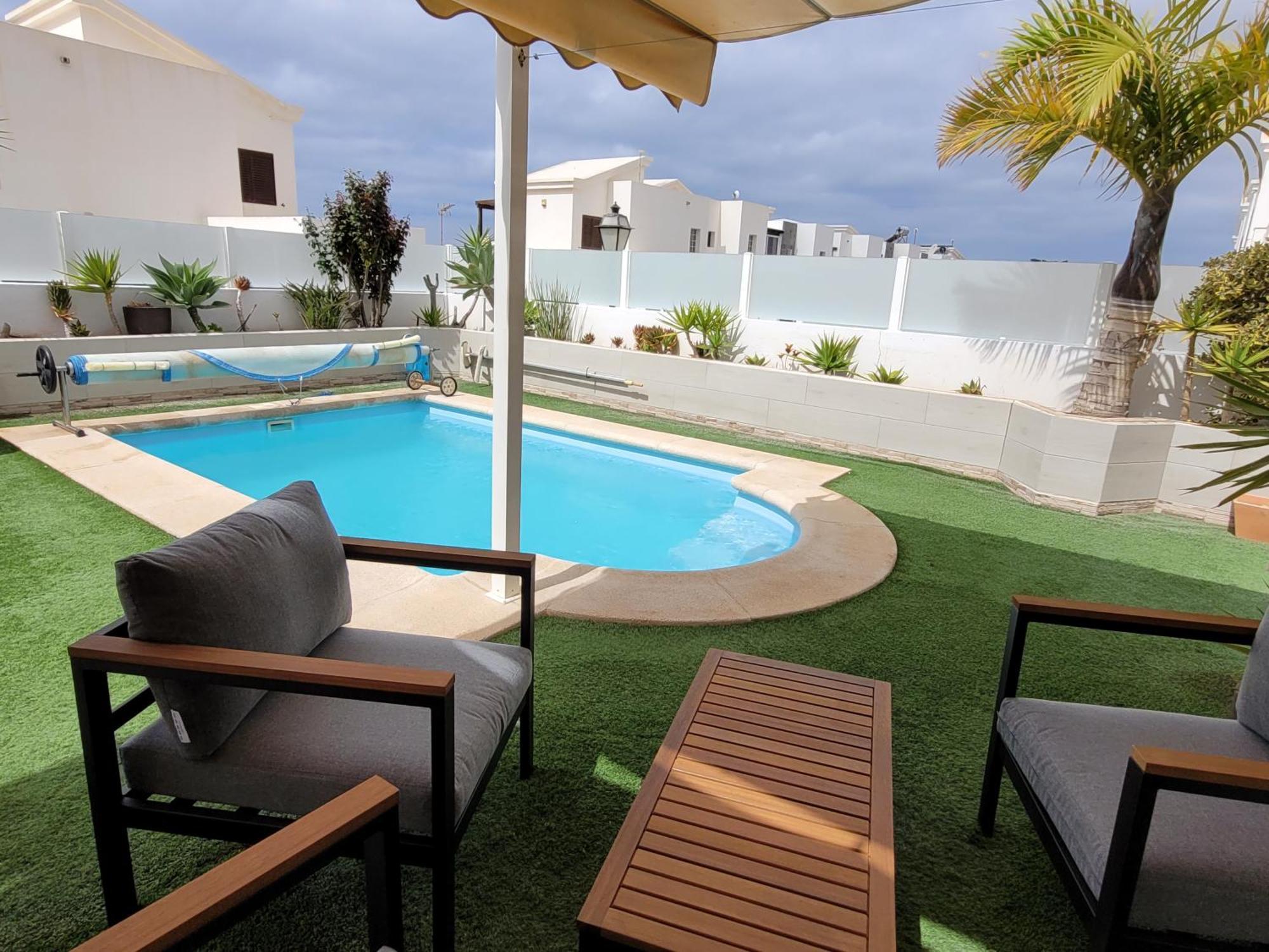 With Heated Pool & Jacuzzi Villa