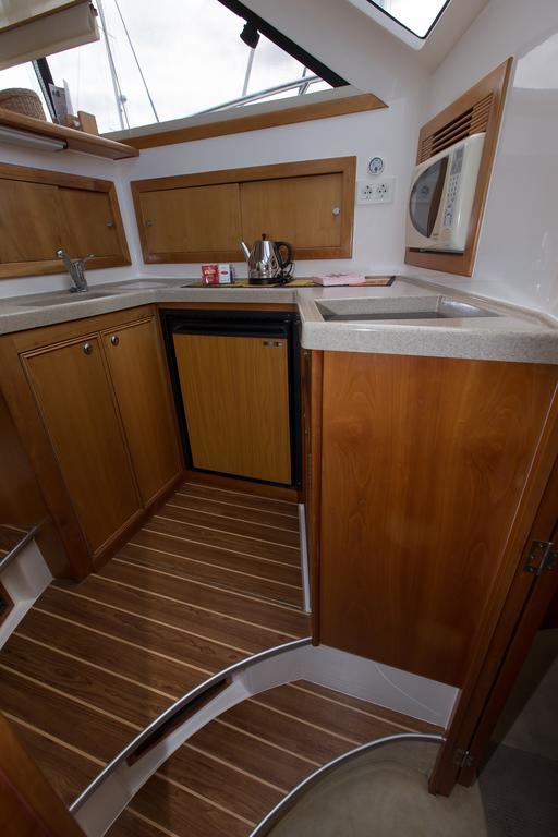 Botel Yaku Wayra Charter Playa Blanca (Lanzarote)