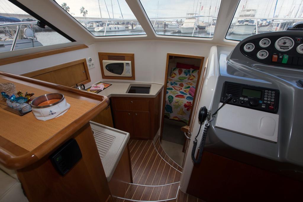 Botel Yaku Wayra Charter Playa Blanca (Lanzarote)