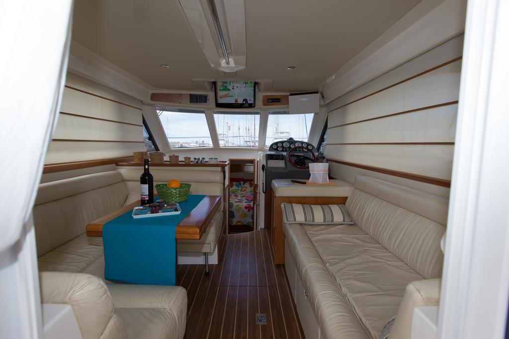 Botel Yaku Wayra Charter *