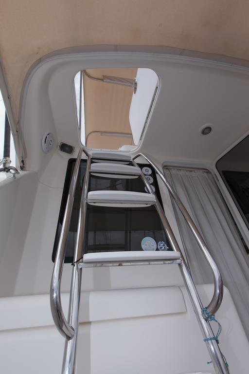 Botel Yaku Wayra Charter
