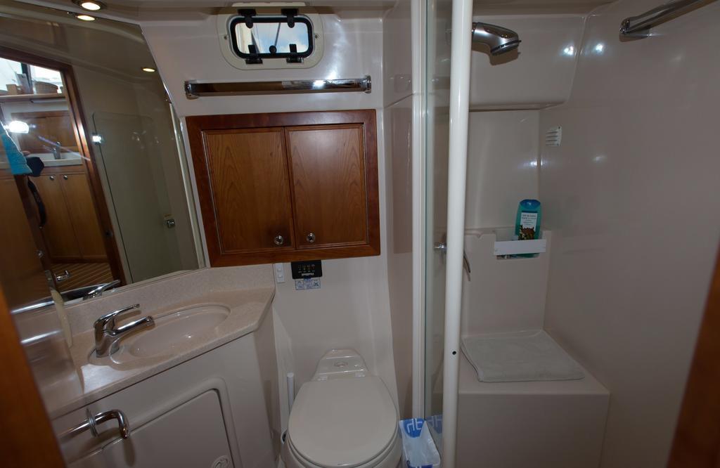 Yaku Wayra Charter Botel *