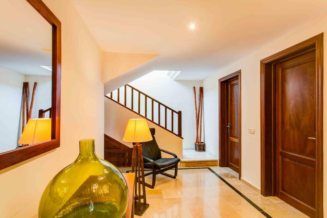 Esterlicia Villa *