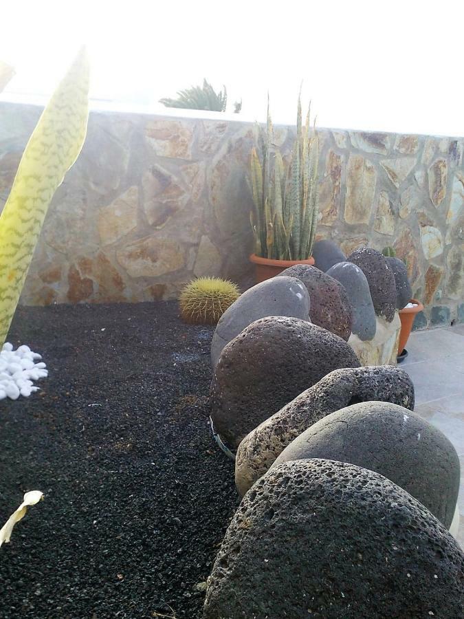 Piedra Playa Blanca (Lanzarote)