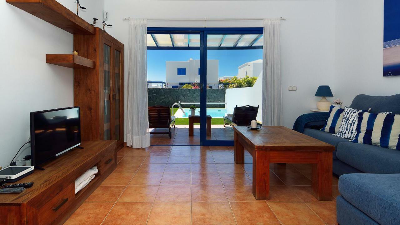 Olga Playa Blanca (Lanzarote)