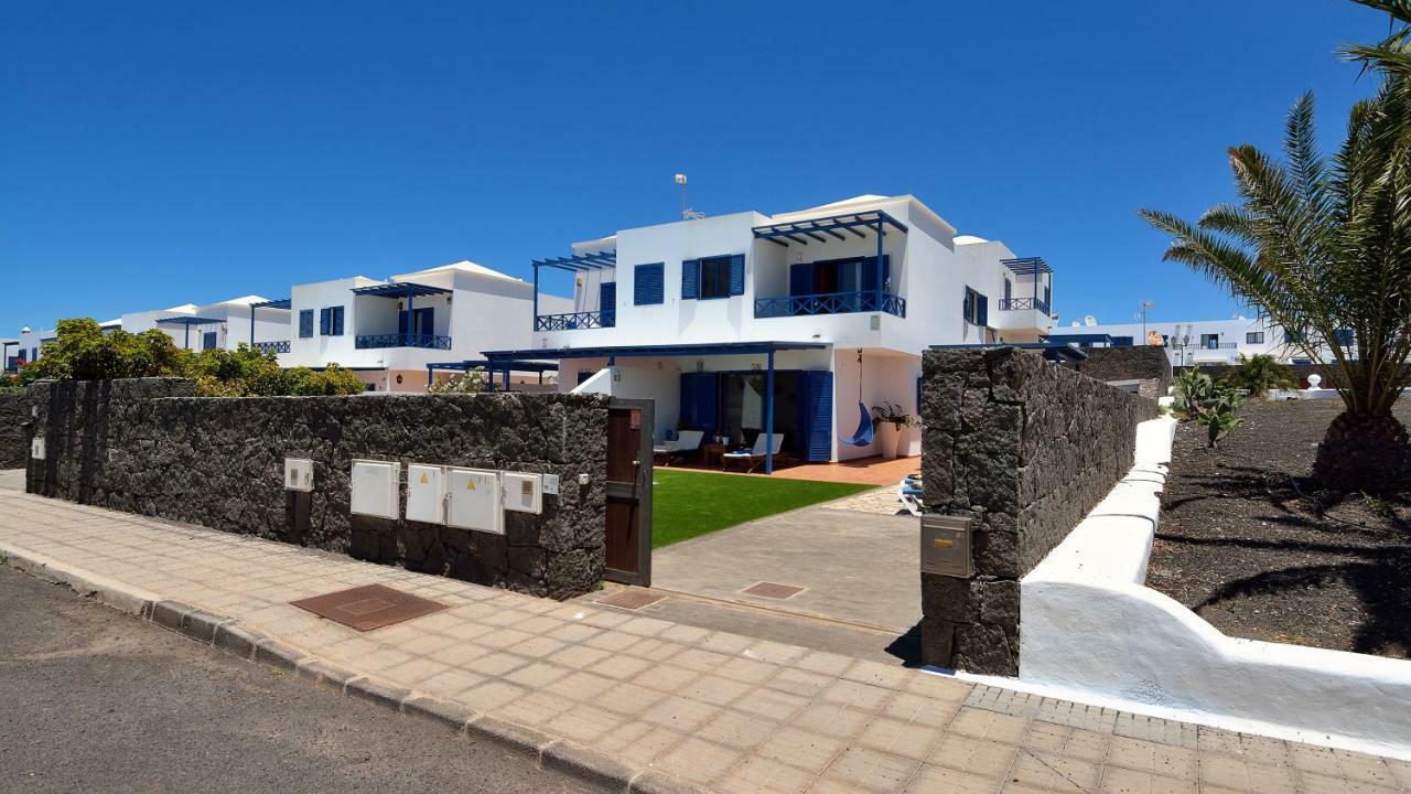 Olga Playa Blanca (Lanzarote)
