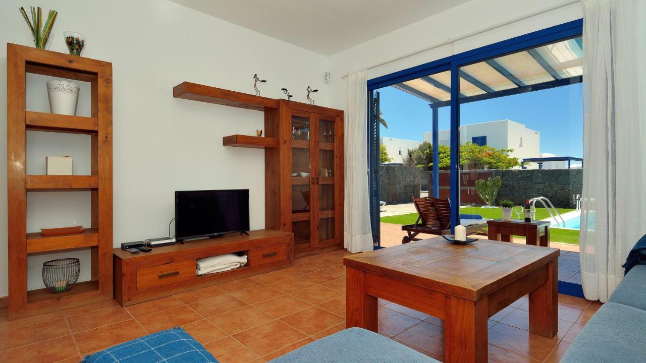 Olga Playa Blanca (Lanzarote)
