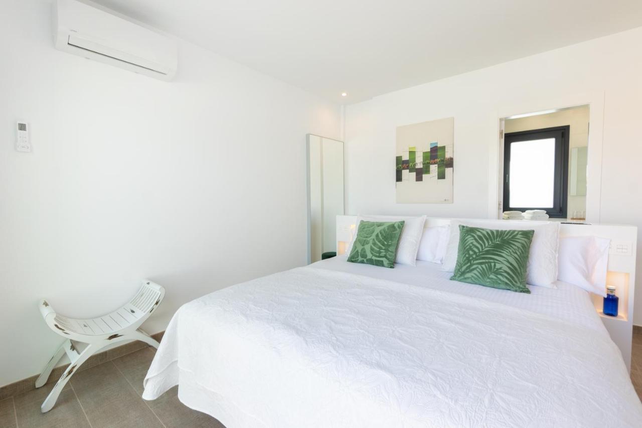Sea Breeze Lapa And Claca Villa