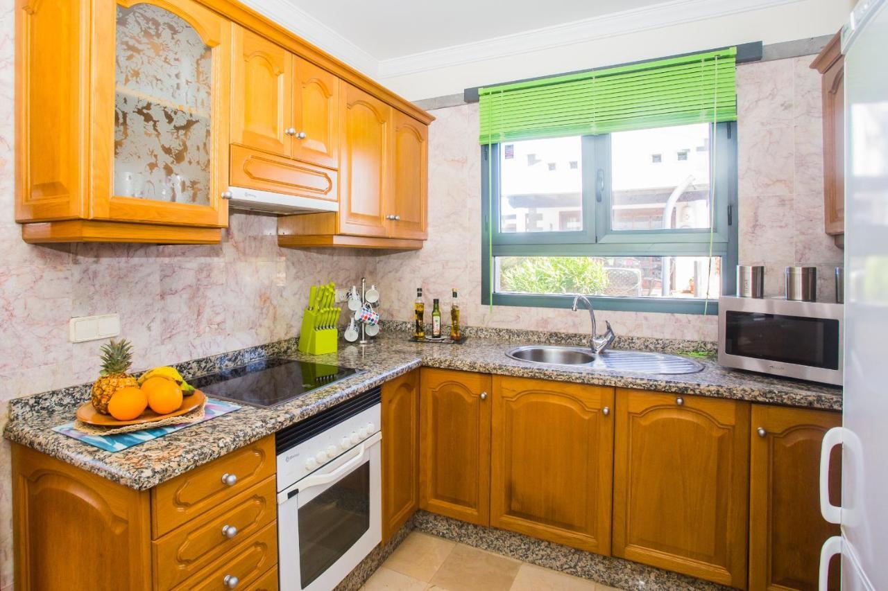 Villa Eslanzarote Eleonor, Super Wifi, Heated Pool, Sat Tv *