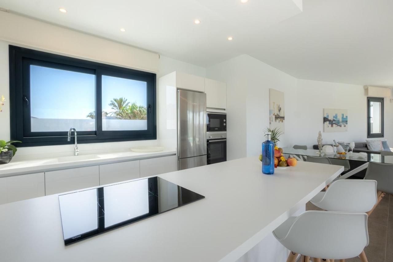 Sea Breeze Lapa And Claca Villa