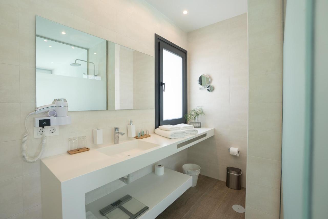 Sea Breeze Lapa And Claca Villa