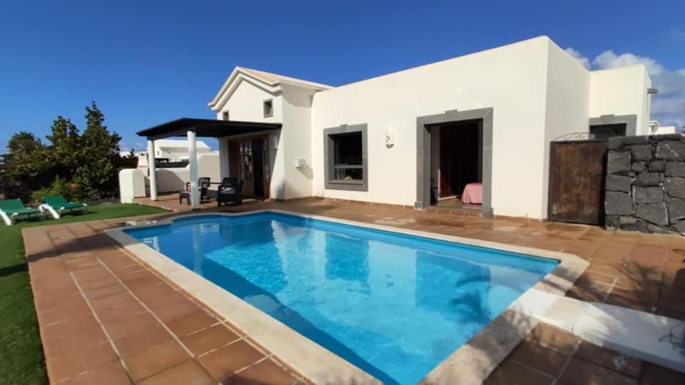 Bol-can Con Piscina Privada Villa Playa Blanca (Lanzarote)