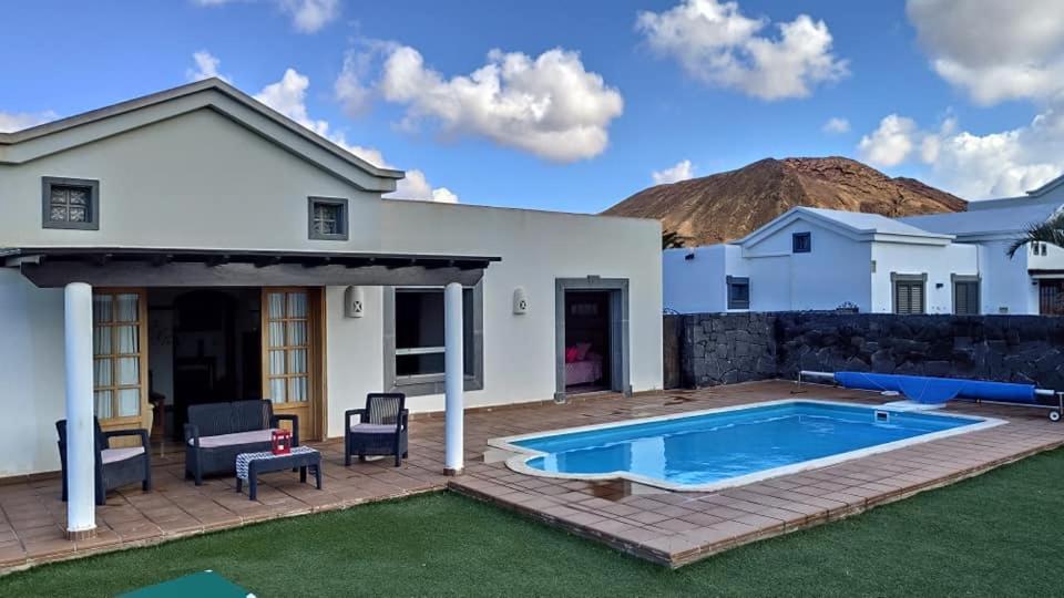 Bol-can Con Piscina Privada Villa *