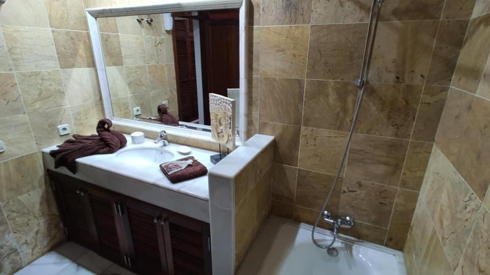 Bol-can Con Piscina Privada Villa *