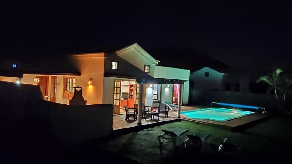 Bol-can Con Piscina Privada Villa Playa Blanca (Lanzarote)