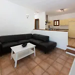 Villa Pola Marinas