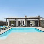 3 Bedroom Villa Pool Short Walk From Papagayo Beach