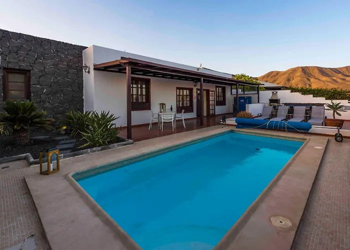 Villa Pola Marinas