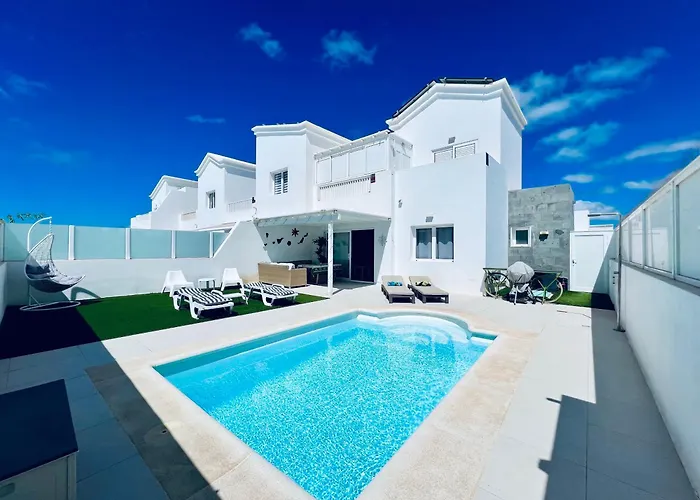 Lovely Villa Sanmar, Heated Pool