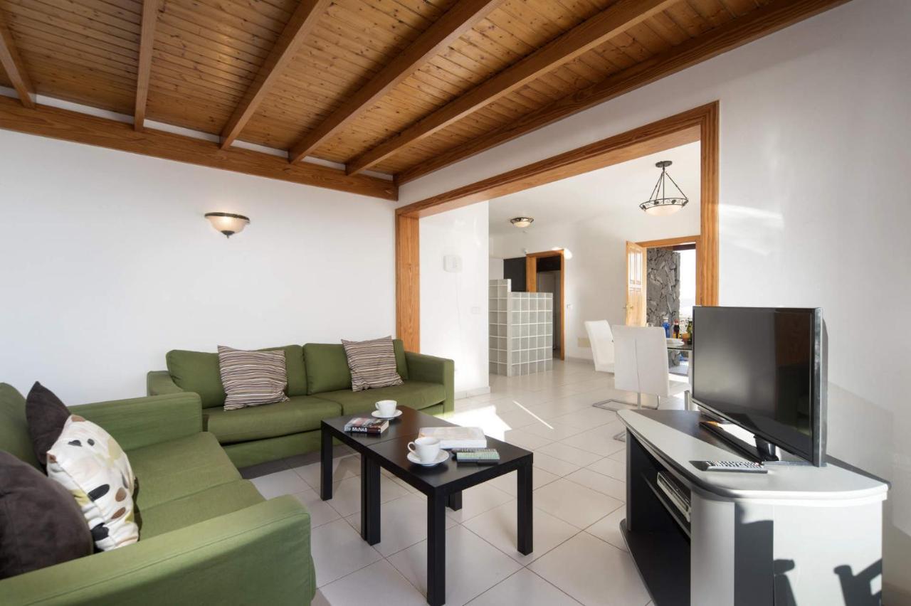 Fernando Blanco By Plus * Playa Blanca (Lanzarote)