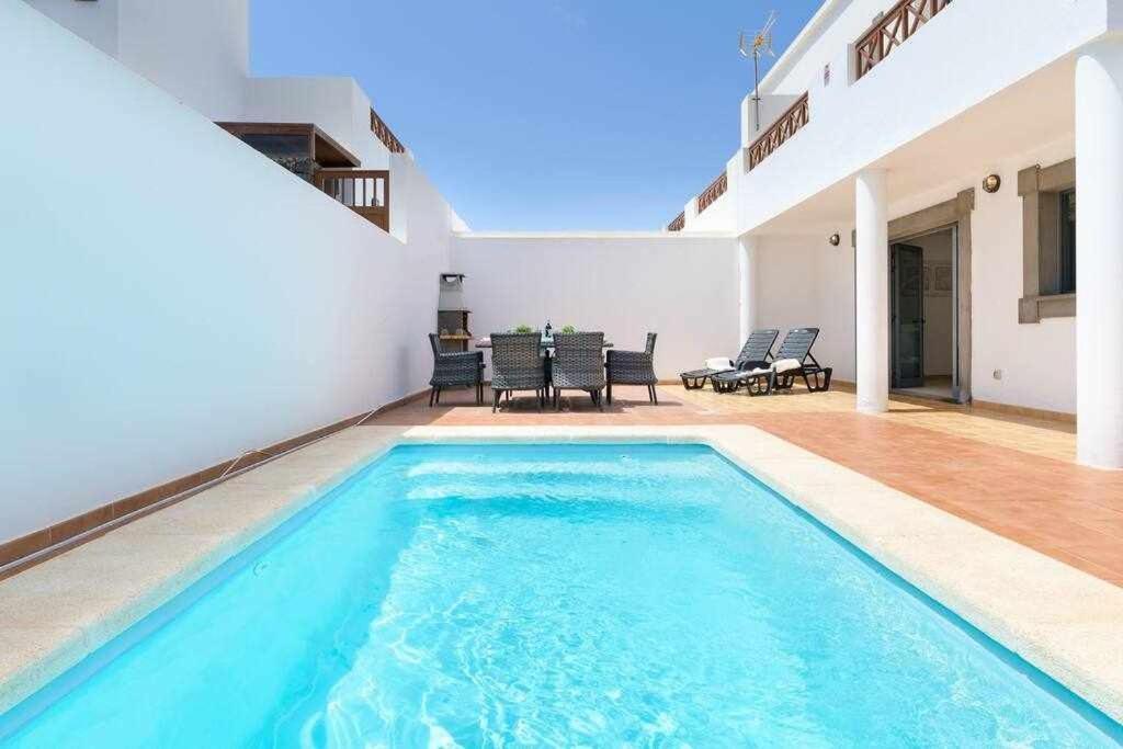 Icaro Piscina Climatizada Villa *