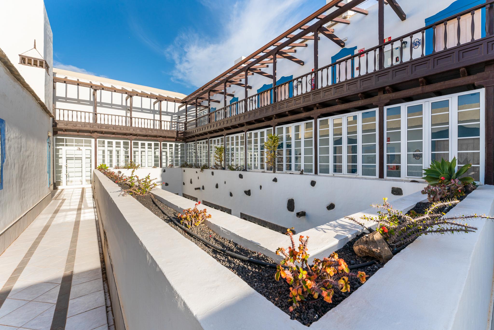 Resort Livvo Volcan Lanzarote 5*