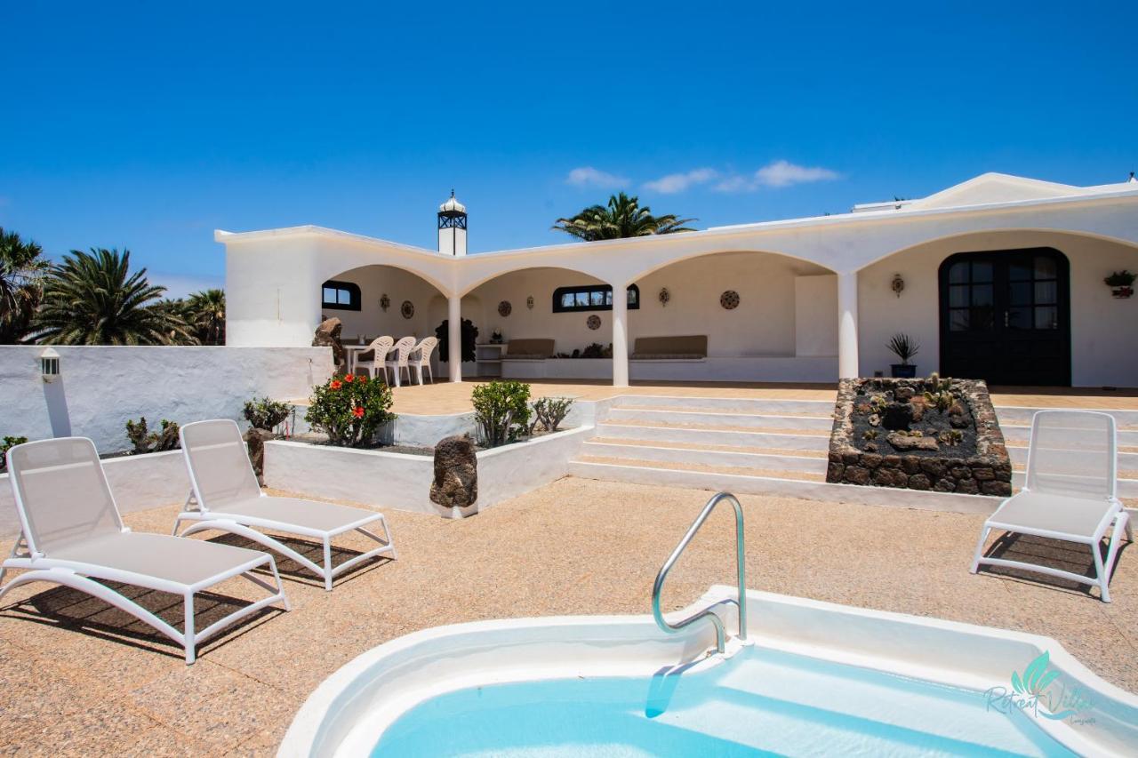 Typical Canarian Stye * Playa Blanca (Lanzarote)