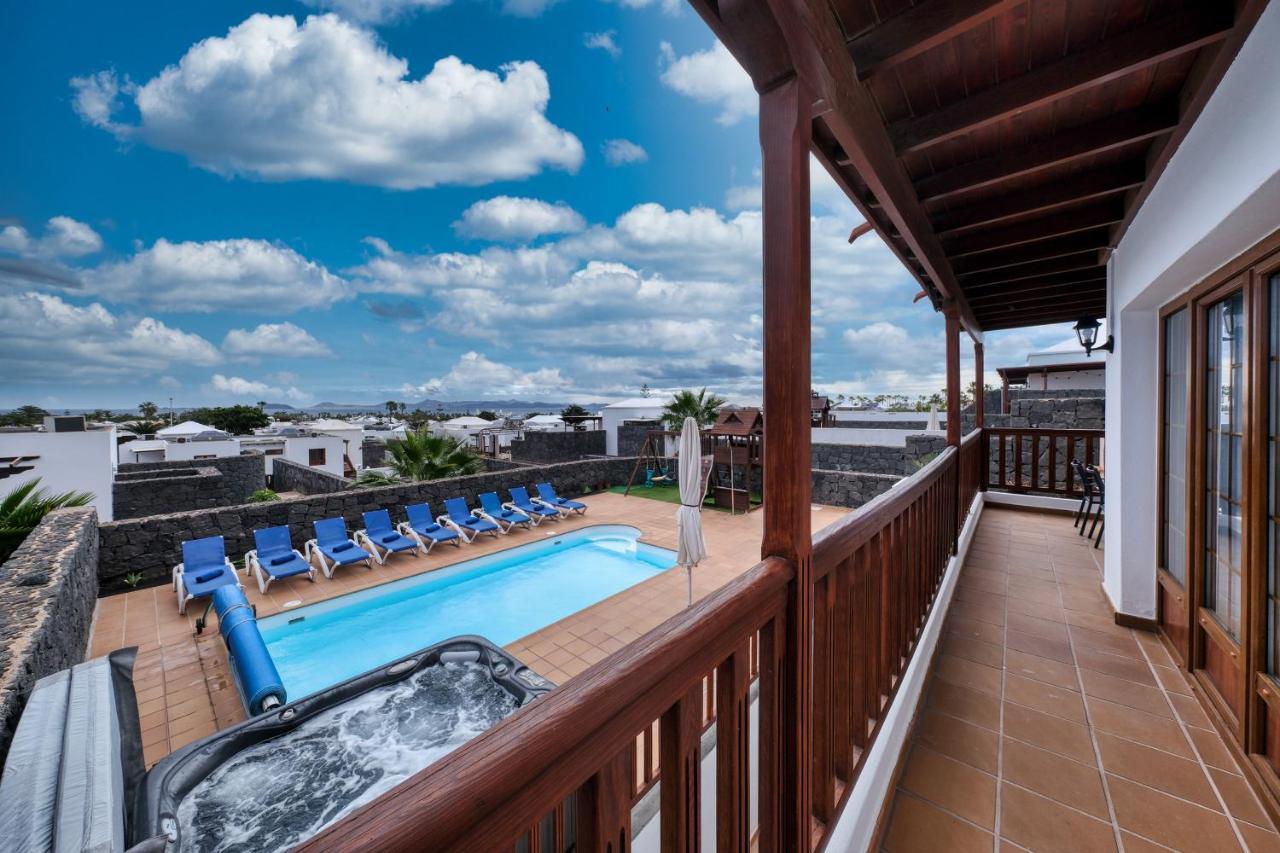 Villa Villa Flavia - Private Pool, Jacuzzi, Bbq And Game Room By Lanzarote Vacation Homes
