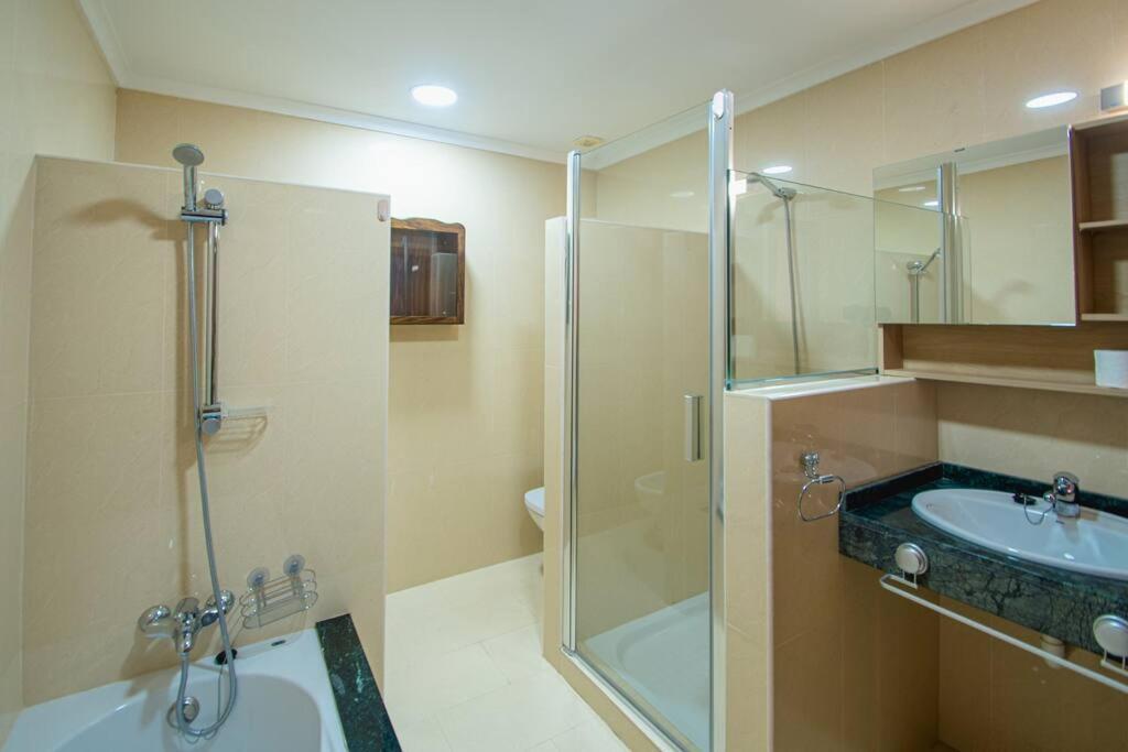 Cavendish With Sea Views And Heatable Pool Close To Flamingo