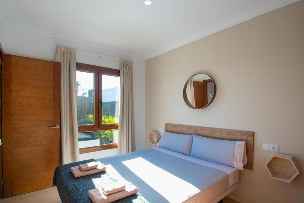Villa Cavendish With Sea Views And Heatable Pool Close To Flamingo