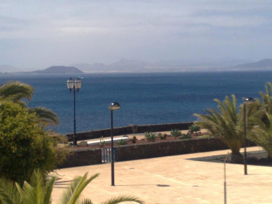 Duplex Con Piscina En 1ª Linea De Mar. Super Vistas Playa Blanca (Lanzarote)