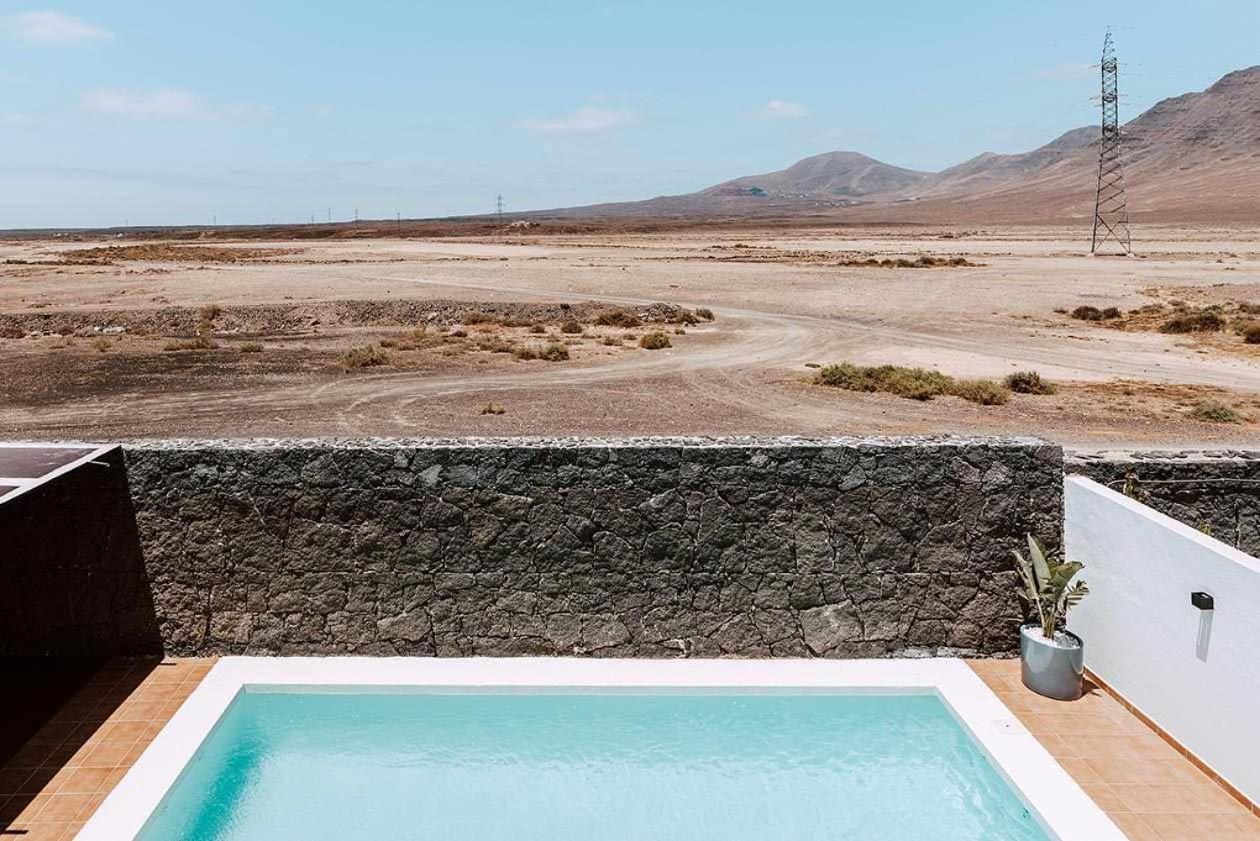 Lyra, Piscina Climatizada *
