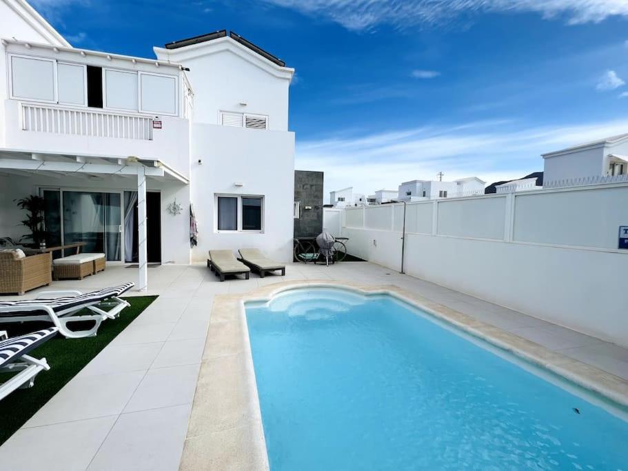 Lovely Sanmar, Heated Pool Pousada *