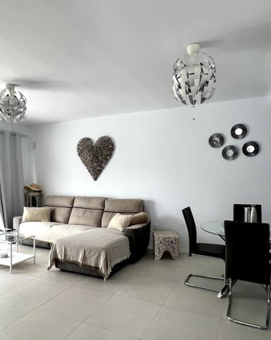 Lovely Sanmar, Heated Pool Playa Blanca (Lanzarote)