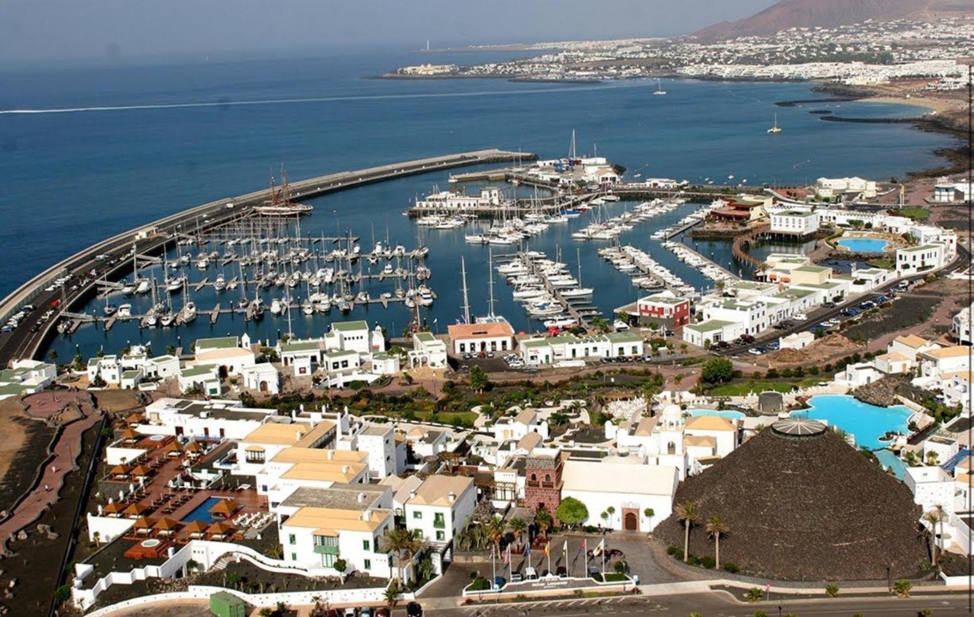 Las Brisas, 98 * Playa Blanca (Lanzarote)
