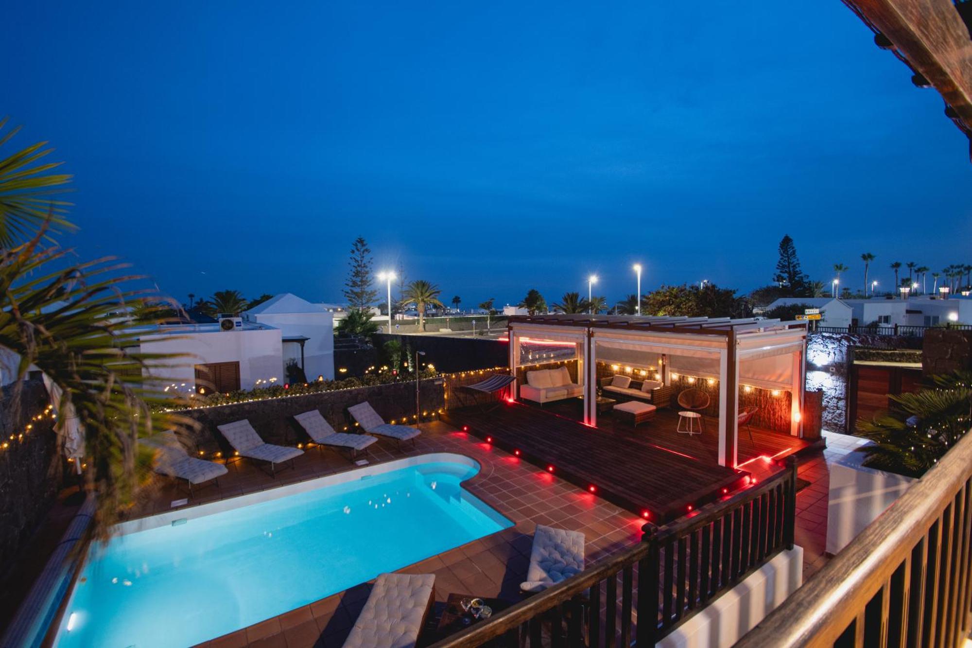 Villa Cavendish With Sea Views And Heatable Pool Close To Flamingo